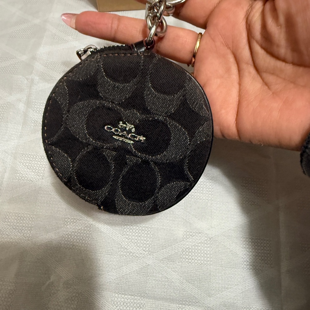 Coach Black Signature Round Coin Pouch Key Clip - Picture 8 of 8